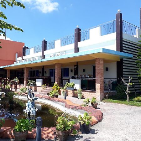 Sea Garden Resort Iloilo Екстериор снимка