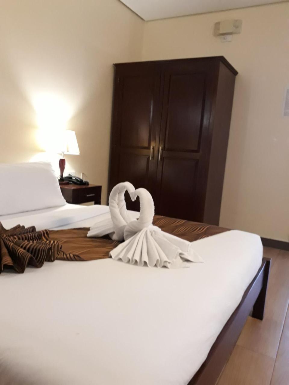 Sea Garden Resort Iloilo Екстериор снимка